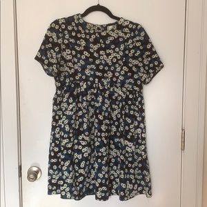 🪻🪻Flower/floral patterned blue and white babydoll dress